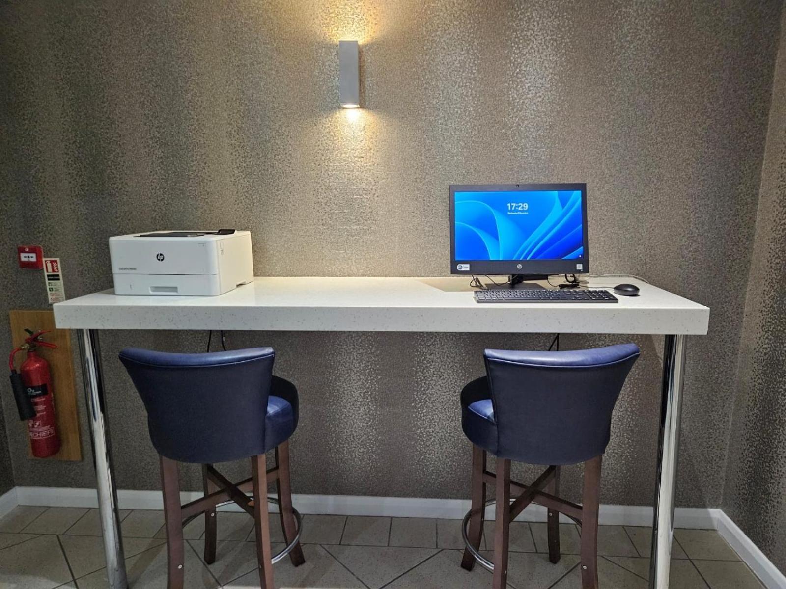 Holiday Inn Express Canterbury By Ihg Exterior foto