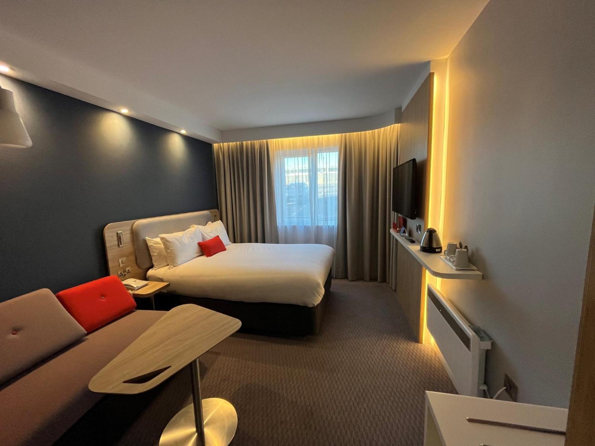 Holiday Inn Express Canterbury By Ihg Exterior foto