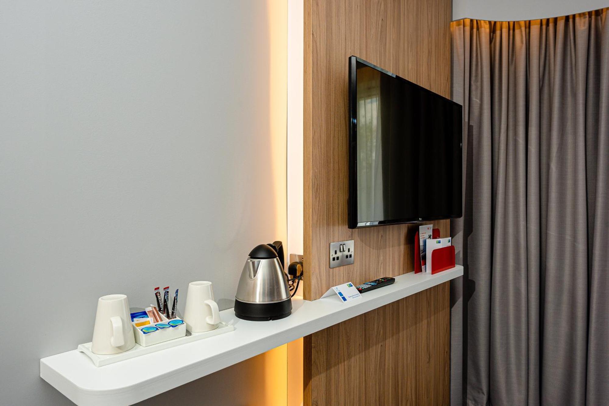 Holiday Inn Express Canterbury By Ihg Exterior foto