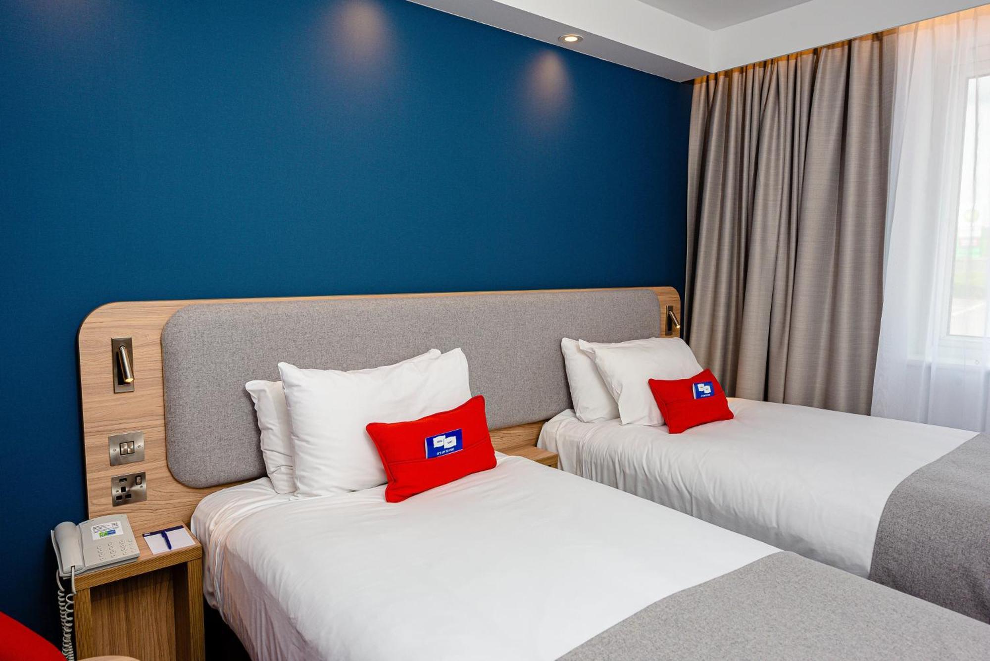 Holiday Inn Express Canterbury By Ihg Exterior foto