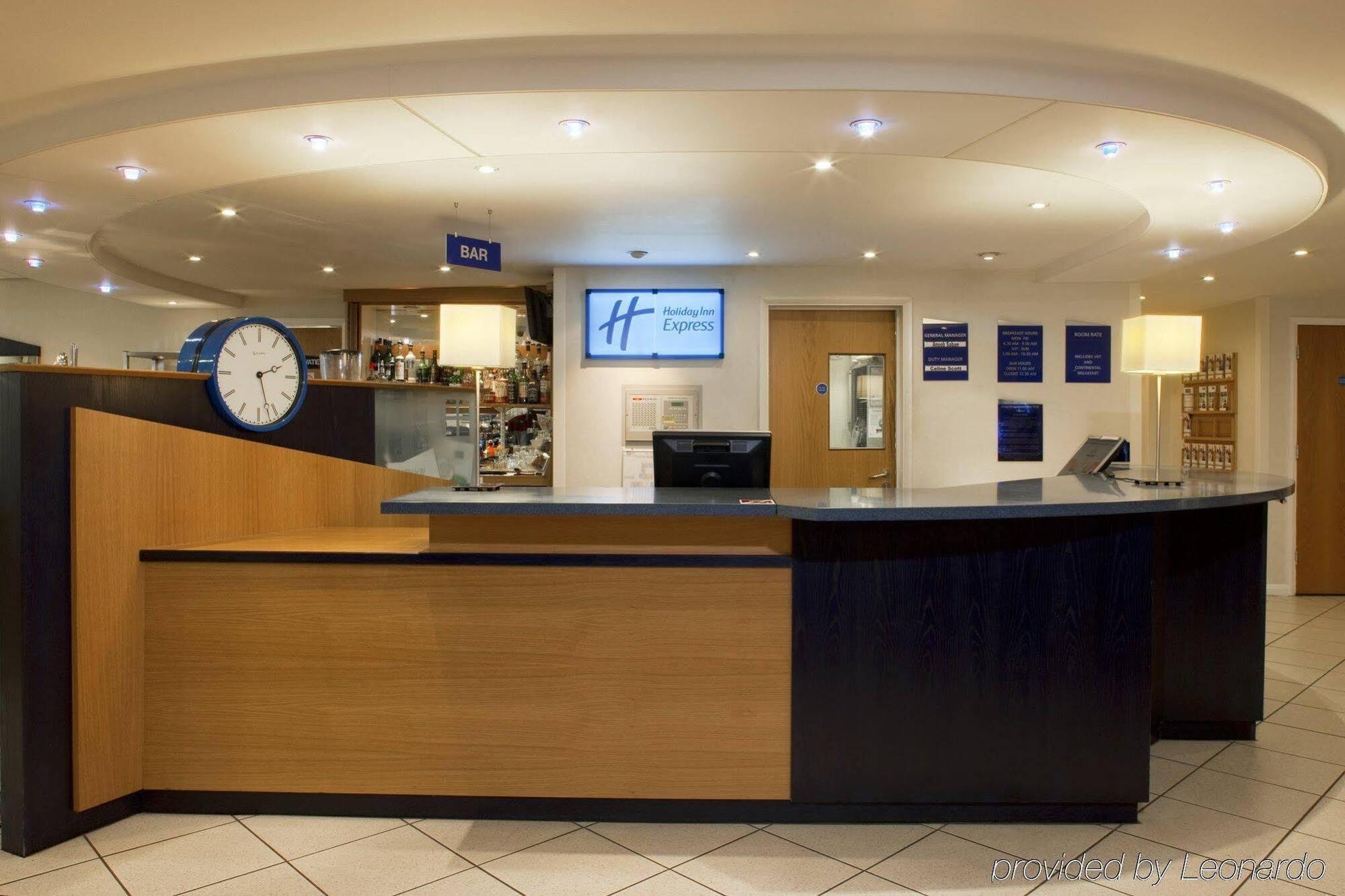 Holiday Inn Express Canterbury By Ihg Exterior foto